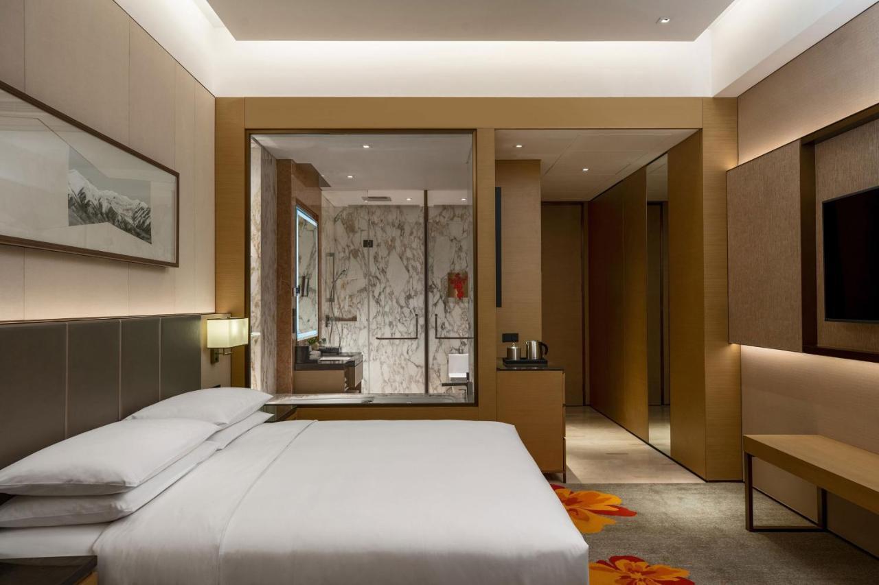 Sheraton Beijing Lize Hotel Экстерьер фото