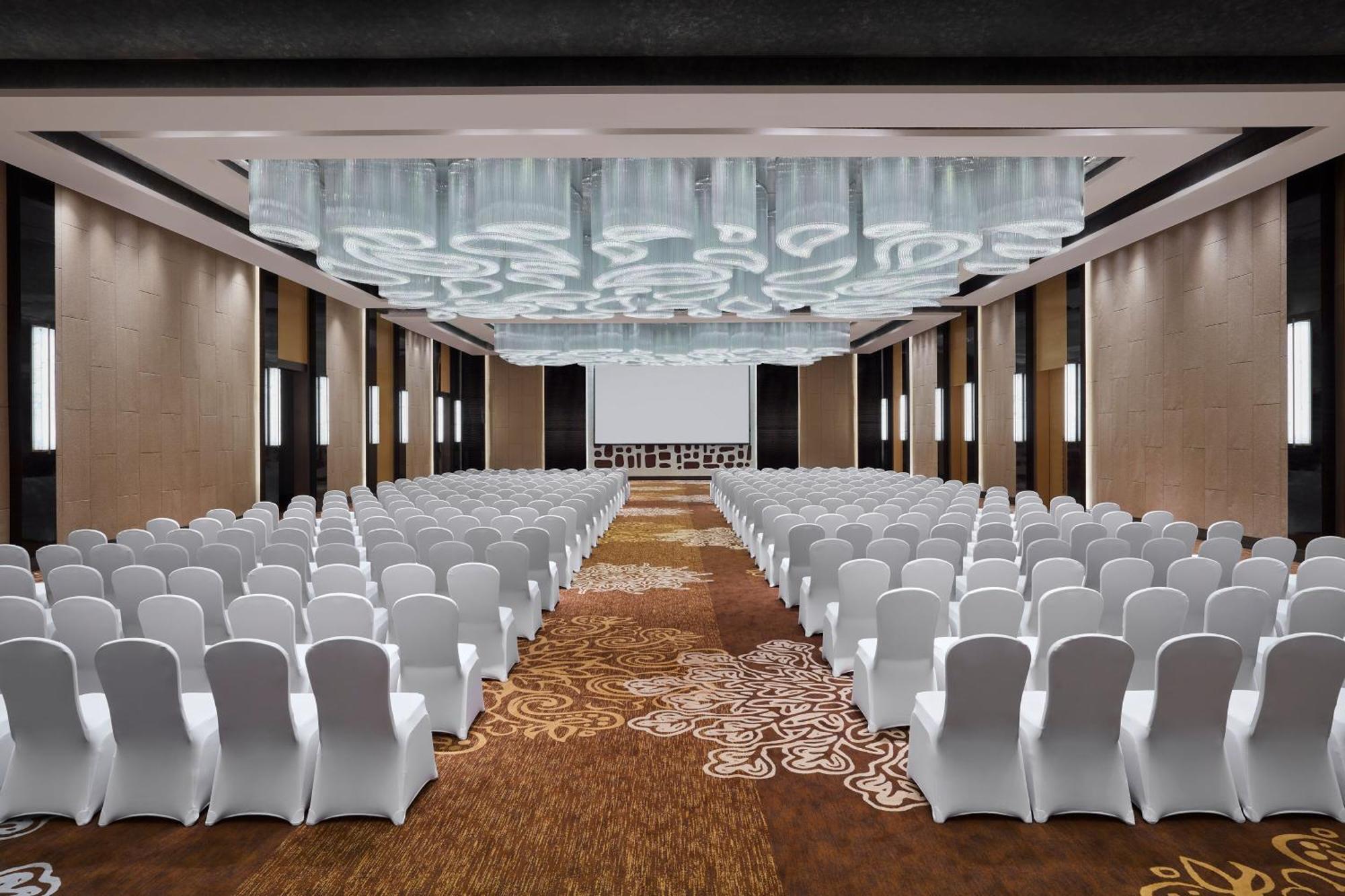 Sheraton Beijing Lize Hotel Экстерьер фото