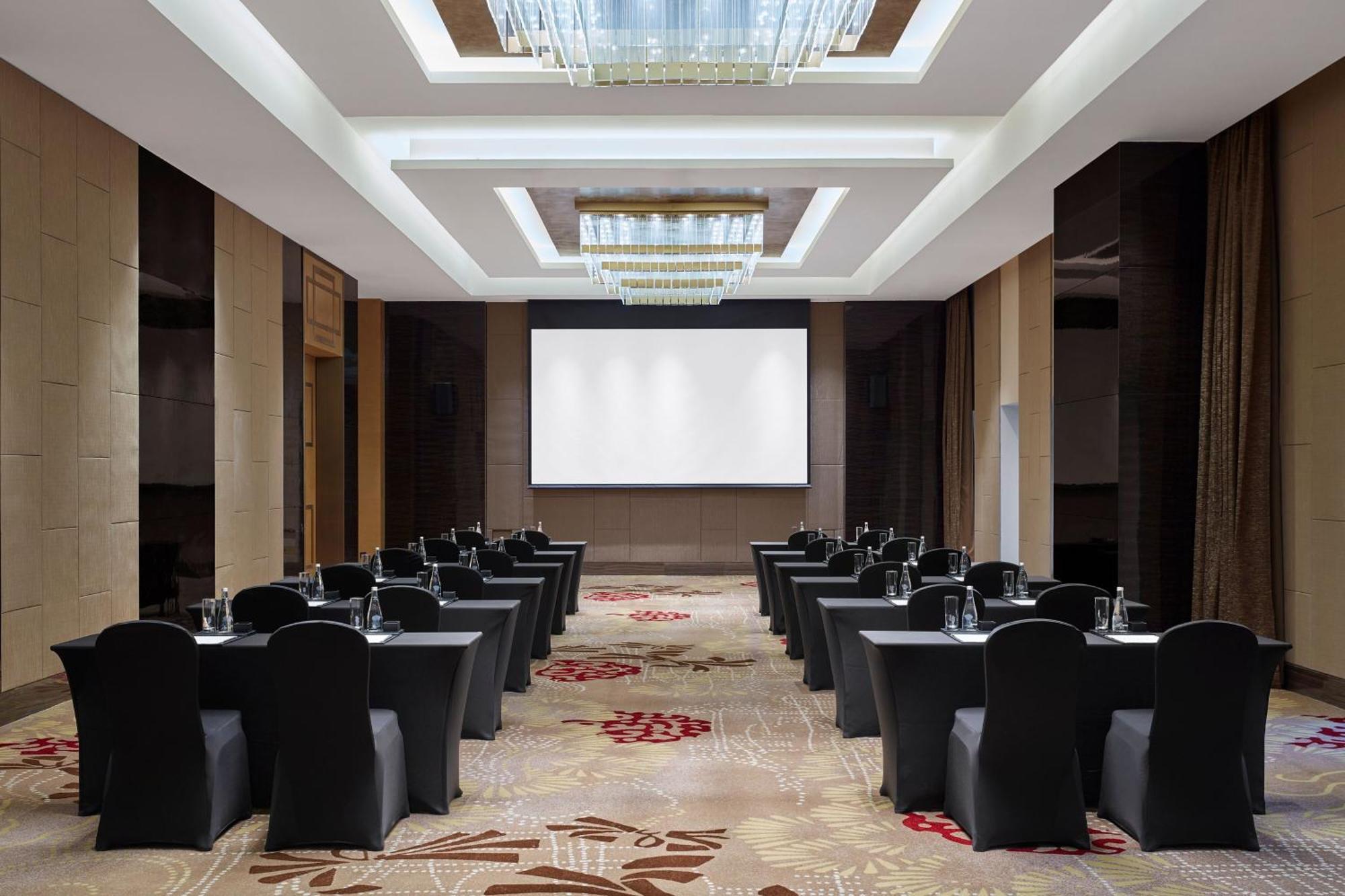 Sheraton Beijing Lize Hotel Экстерьер фото