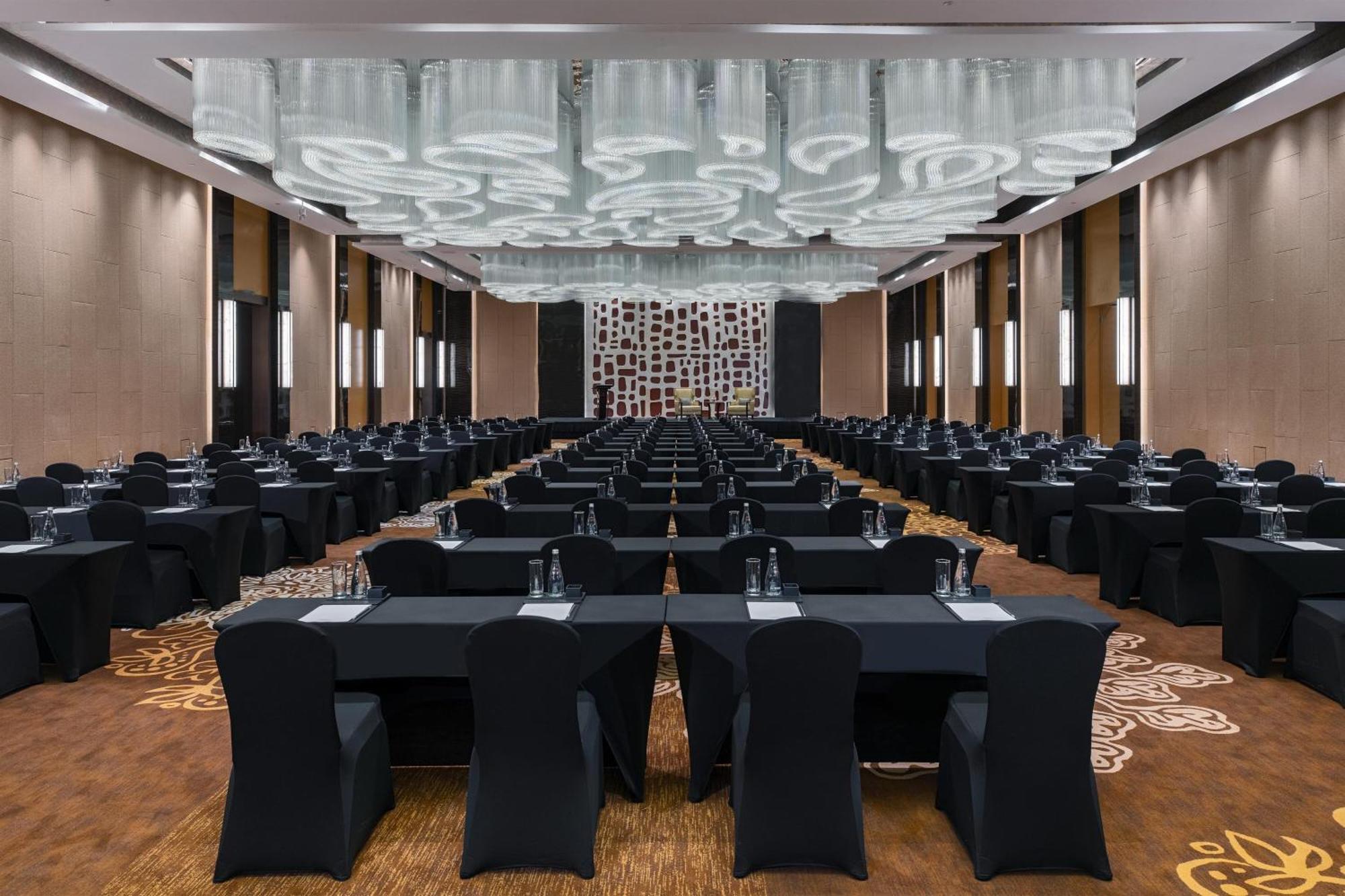 Sheraton Beijing Lize Hotel Экстерьер фото