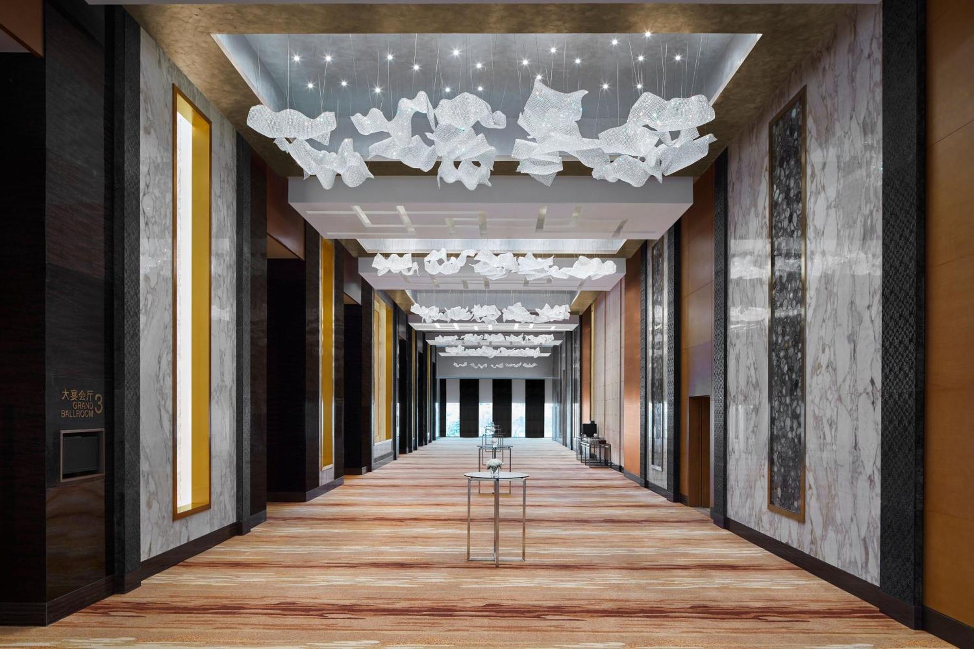 Sheraton Beijing Lize Hotel Экстерьер фото