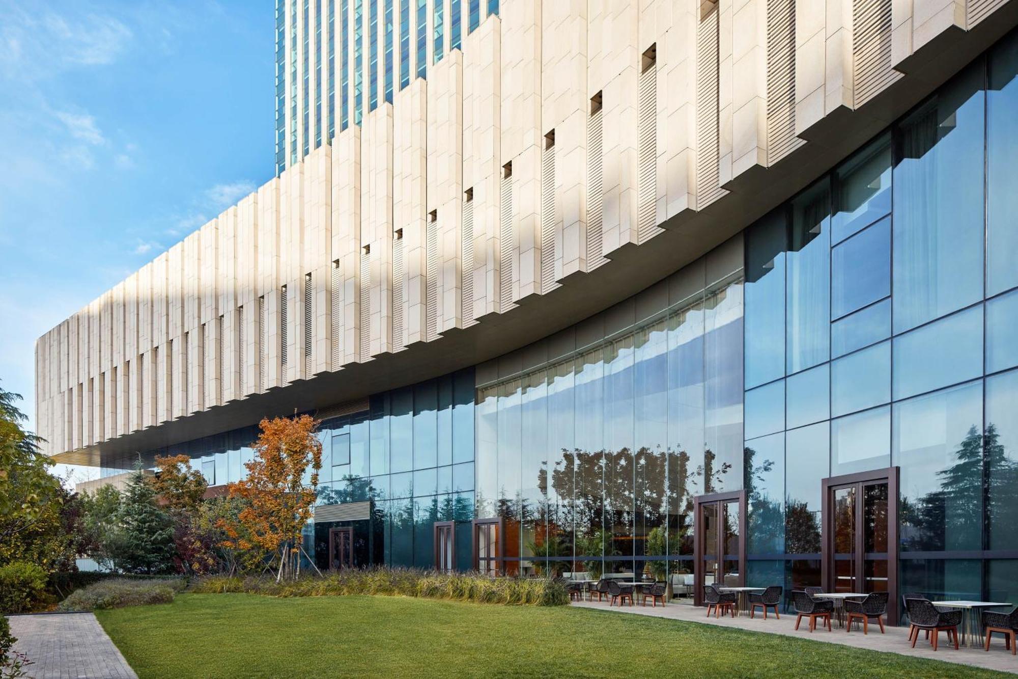 Sheraton Beijing Lize Hotel Экстерьер фото